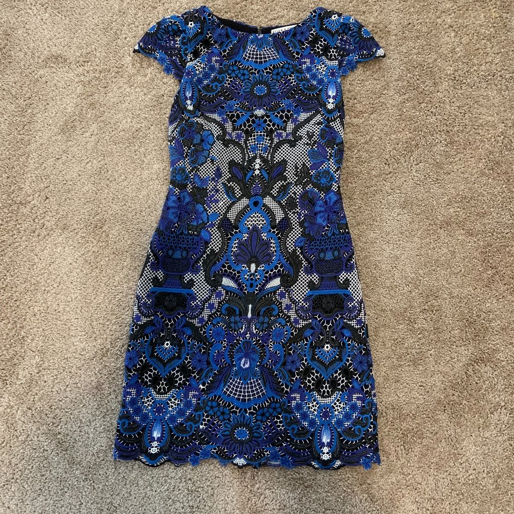Alice + Olivia Nakia Guipure Lace Short-Sleeve Dress Size 2
